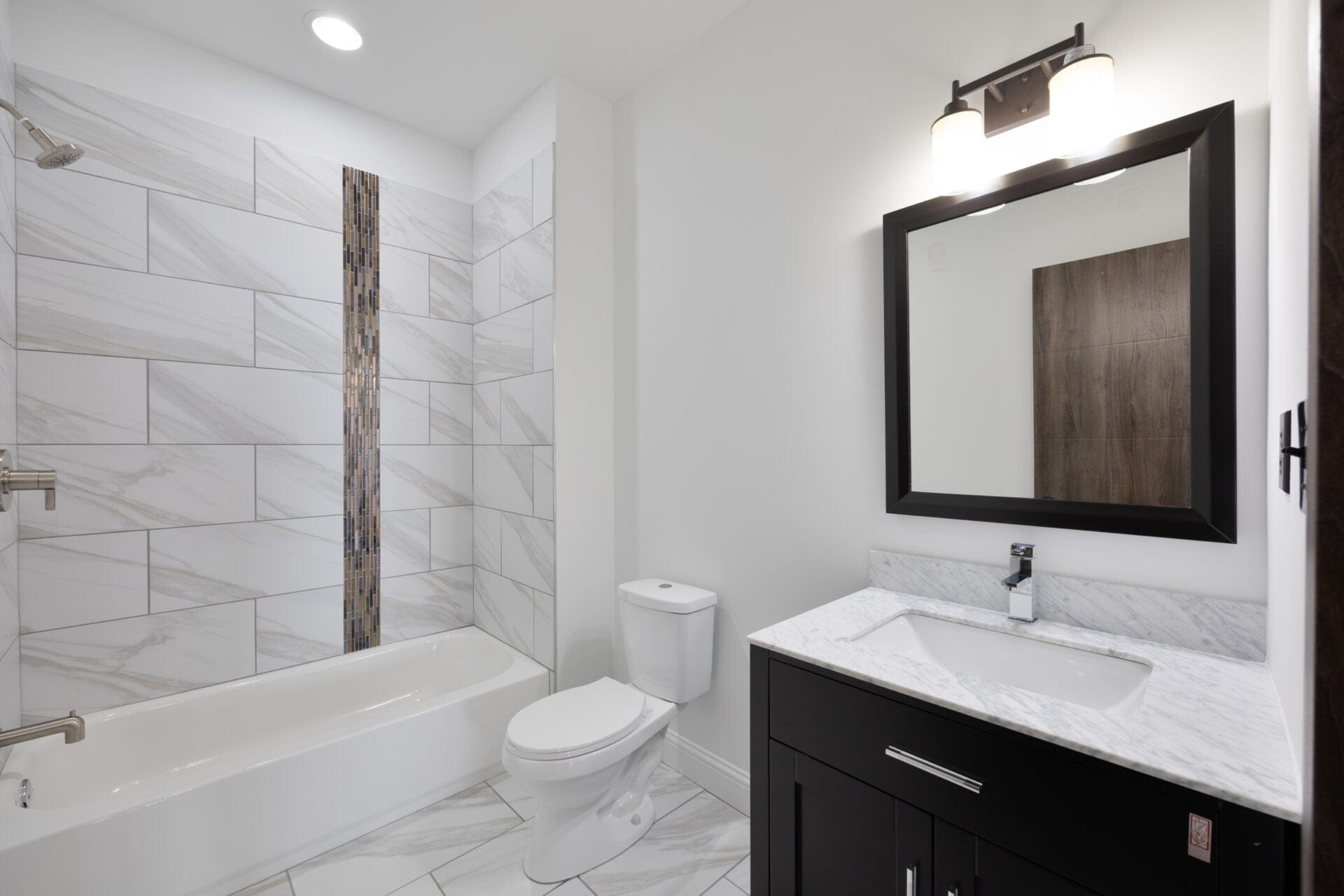 6311 N Park ave (23 of 36)